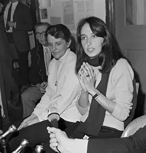 Joan Baez and Mother At Press Conference