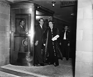 Prints of (Original Caption) A Glamorous Life Captured: Joan Crawford with Husband Franchot Tone