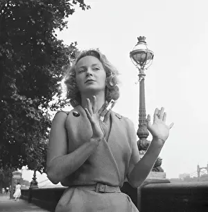 Huty25620 Prints: Joan Greenwood, British Actress