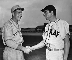 Joe Dimaggio In Aaf Uniform Shaking Hand