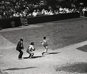 Joe DiMaggio Breaking Record