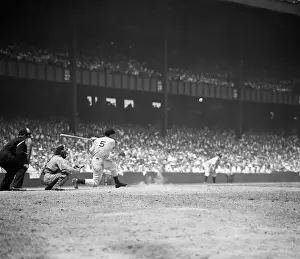 Joe DiMaggio Tying Record