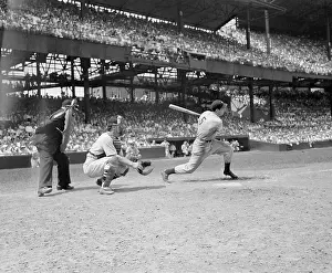 Joe DiMaggio Tying Record