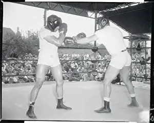 Joe Louis and Dick Hagen Sparring