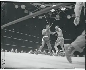 Joe Louis Fighting Opponent