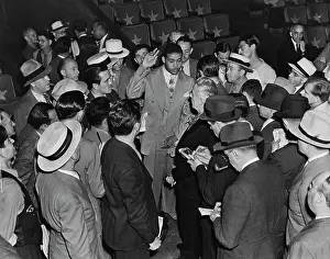 Huty33884 Prints: Joe Louis Meeting Reporters