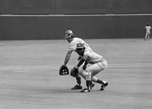 Joe Morgan And Pete Rose Feilding