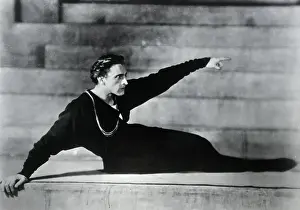 Reclining Prints: John Barrymore on Stage as Hamlet