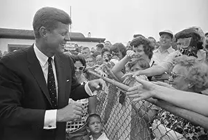 Hyde Park Prints: John F. Kennedy Smiling at Welcomers