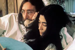 John Lennon & Yoko Ono in Bed