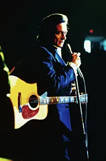 Johnny Cash Singing