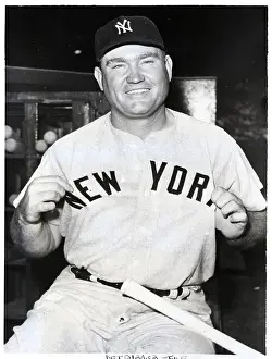 Johnny Mize Holds, Stresses New York/Shir