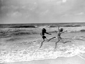 Margaret Morris Movement (MMM) Gallery: Joie De Vivre - Margaret Morris dancers exercising