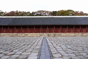 The Jongmyo shrine (center part)