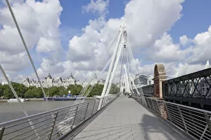 Images Dated 7th August 2014: Jubilee Bridge over the River Thames, London, England, United Kingdom