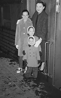 Passenger Car Prints: Judy Garland Posing with her Children
