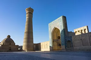 Images Dated 6th October 2015: Kalon mosque and minaret, Bukhara