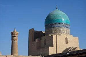 Images Dated 5th October 2015: Kalon mosque and minaret, Bukhara