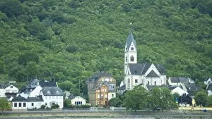 Images Dated 12th July 2015: Kamp-Bornhofen and St Nikolaus Church on the River Rhine, Germany