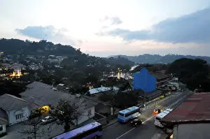 Vehicle Light Prints: Kandy city