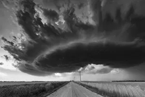 Images Dated 16th June 2017: kansas rotating thunderstorm. USA