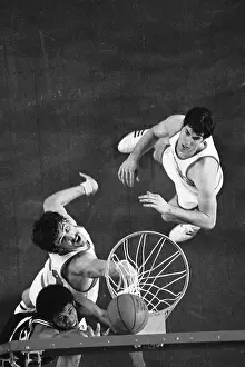 Kareem Abdul-Jabbar Making Shot