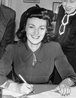Kathleen Winsow Signing Book Contract and Entourage