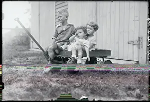 Loneliness Prints: Kent Children Resting in Wagon