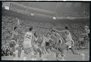 Louis Prints: Kentucky Players Surrounding Jim Spanarkel of Duke
