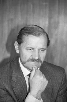 Hand On Chin Prints: KGB Agent Vitaly Yurchenko