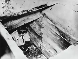 Huty32807 Prints: Kidnappers Dug-Out