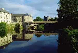 Co Kilkenny, Kilkenny Castle, and River Nore, Ireland