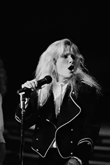 Kim Carnes Plays American Bandstand