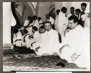 Trekking Prints: King Faisal Makes Sits in Holy Mosque