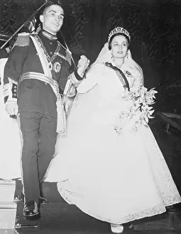 Hussein Prints: King Hussein Holding Hands with Wife