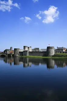 King Johns Castle on the Shannon River, Limerick, Ireland