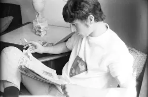 Acr07164017 2 8 13 Prints: The Kinks In Their Hotel Room