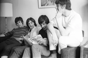 Acr07164017 2 8 13 Prints: The Kinks In Their Hotel Room