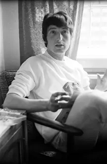 Acr07164017 2 8 13 Prints: The Kinks In Their Hotel Room