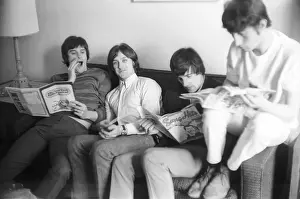 Acr07164017 2 8 13 Prints: The Kinks In Their Hotel Room