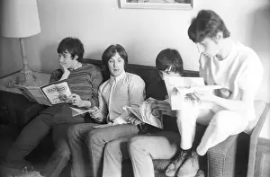 Acr07164017 2 8 13 Prints: The Kinks In Their Hotel Room