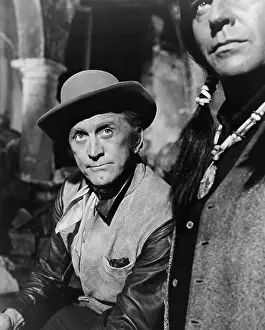 Huty33498 Prints: Kirk Douglas In A Gunfight