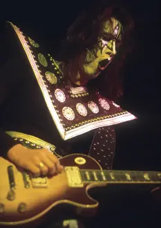 Kiss Performing