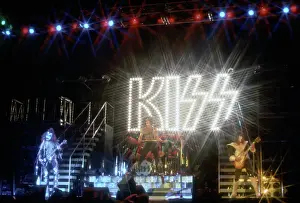 Kiss Performing