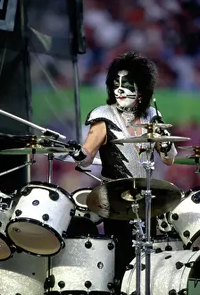 Kiss Performing