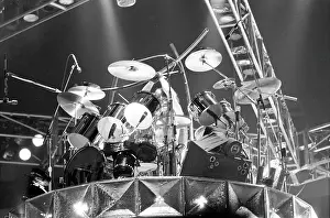 Kiss Performing