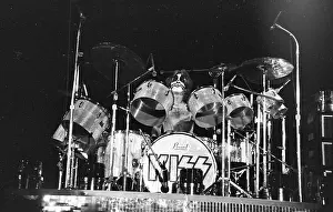 Kiss Performing