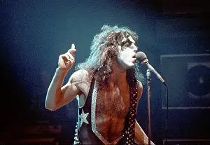 Kiss Performing