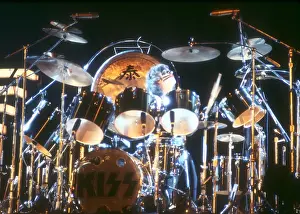 Kiss Performing