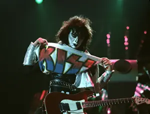 Kiss Performing